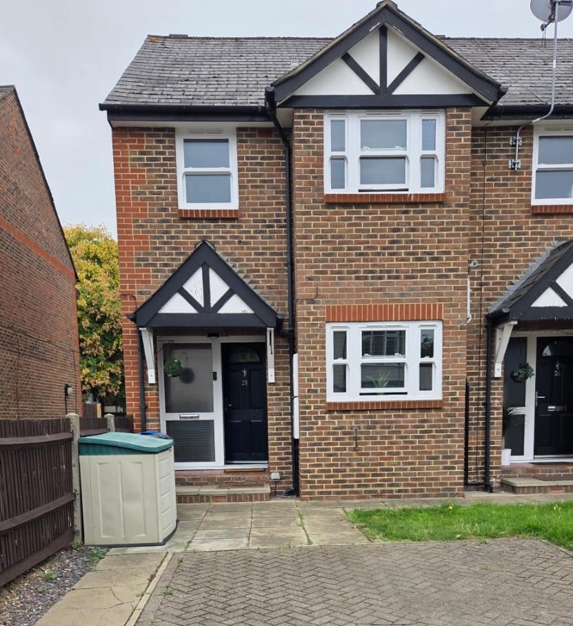 2 bedrooms house In Wimbledon Wants 2 bedrooms bungalow In St Albans